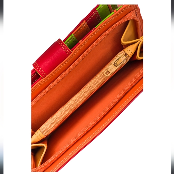 Large Snap MYWALIT, like new condition, color combo- Jamaica - Picture 3 of 5